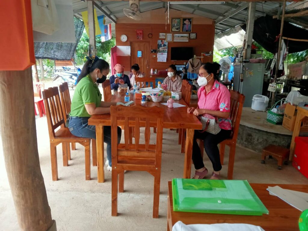 ติดตามเยี่ยมเยียนเกษตรกรผู้นำ ให้คำแนะนำการขึ้นทะเบียนเกษตรกร