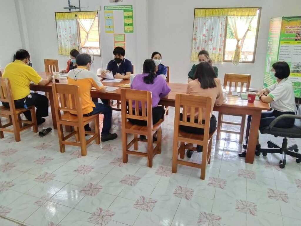 ร่วมประชุมเจ้าหน้าที่สำนักงานเกษตรอำเภอเมืองอุตรดิตถ์ เพื่อหารือ วางแผนดำเนินการโครงการต่างๆ