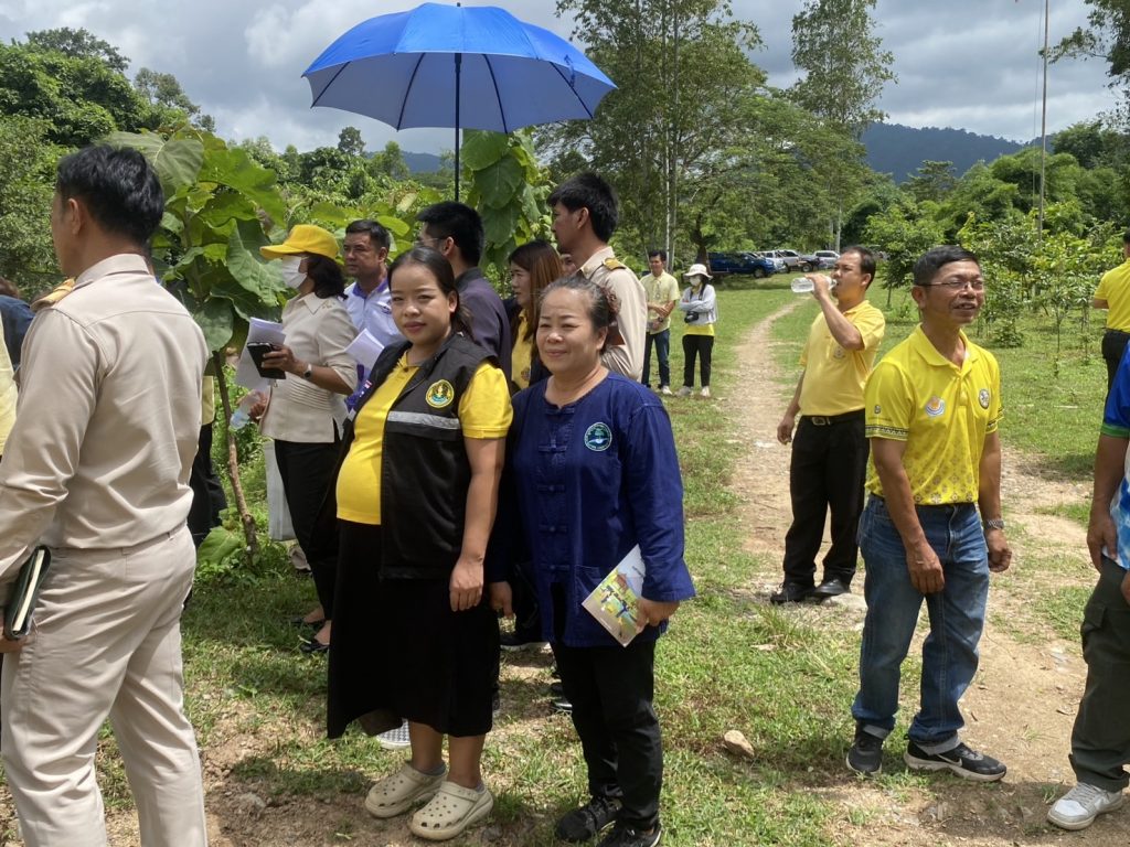 เกษตรเมืองอุตรดิตถ์ ลงพื้นที่ติดตามกิจกรรมการเกษตร “โคก หนอง นา”